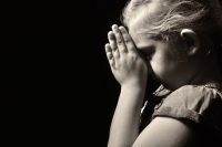 На Луганщине российская бомба убила 4-летнюю девочку и ее родителей