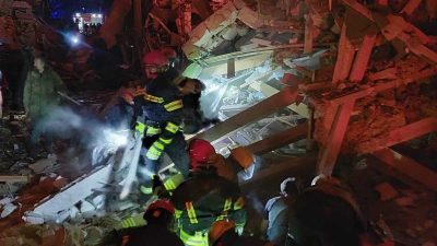 У Житомирі через ракетний удар загинули мирні жителі, серед постраждалих є діти У Житомирі через ракетний удар загинули мирні жителі, серед постраждалих є діти