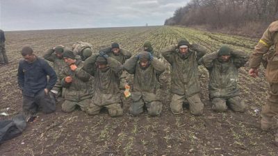 полонені російські військові