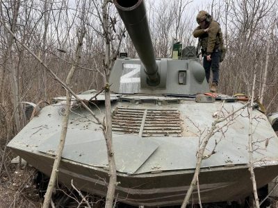 На Миколаєвщині показали купи військової техніки РФ На Миколаєвщині показали купи військової техніки РФ