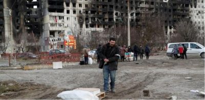 Окупанти скинули бомби на школу мистецтв у Маріуполі: там ховалися сотні жінок та дітей
