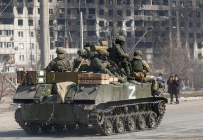 Російські військові в Маріуполі 24.02.2022