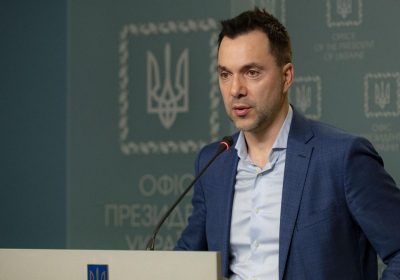 Арестович пояснив, чому Україні важливі перемовини з РФ про мир Арестович пояснив, чому Україні важливі перемовини з РФ про мир
