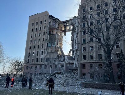 Оккупанты попали в Николаевскую ОГА, под завалами остаются 11 человек