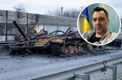 РФ програла на 6 з 8 напрямках війни в Україні: Арестович розповів, як Кремль "піджав хвіст"