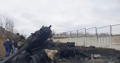 Российские оккупанты захватили Тростянец на Сумщине: людей начали вытаскивать из домов