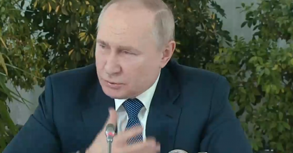 Путин сравнил жителей Донбасса с бродячими собаками