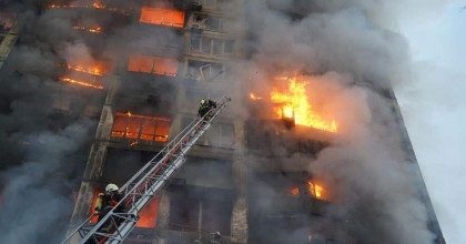 Ракетный удар по многоэтажкам на Святошино в Киеве: два человека погибли, 35  спасены