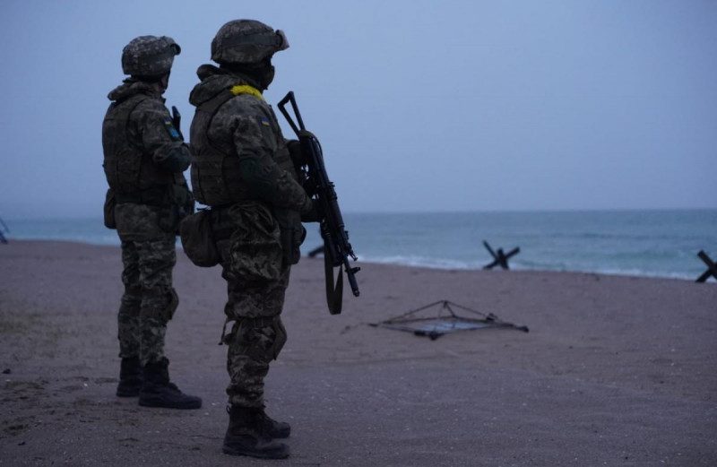 Под Одессой ВСУ накрыли огнем десантный корабль РФ: нардеп раскрыл детали
