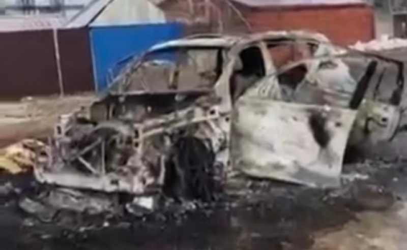 Під Києвом окупанти з танка обстріляли автомобіль з біженцями