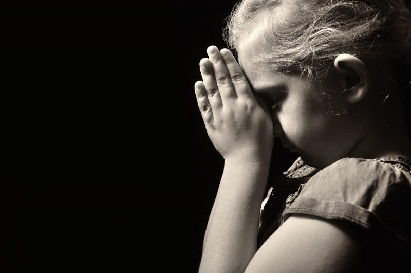 На Луганщині російська бомба вбила 4-річну дівчинку та її батьків