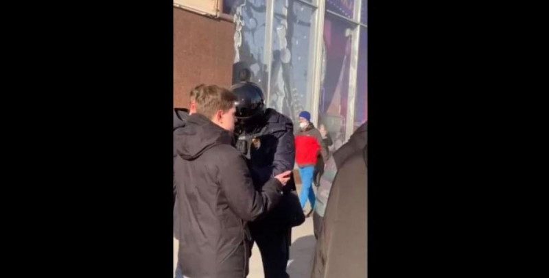 В России силовики жестко задержали 2500 человек, протестовавших против войны в Украине