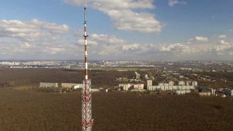 У Харкові російські окупанти обстріляли телевежу