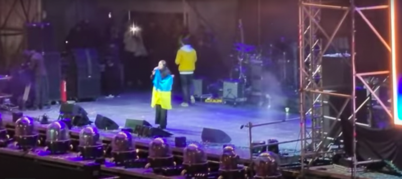 В Румынии 50 тысяч людей вышли поддержать Украину: Джамала собирает деньги по всей Европе