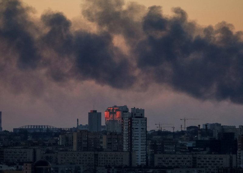 Один з районів Києва зараз в диму, столицю обстріляли окупанти