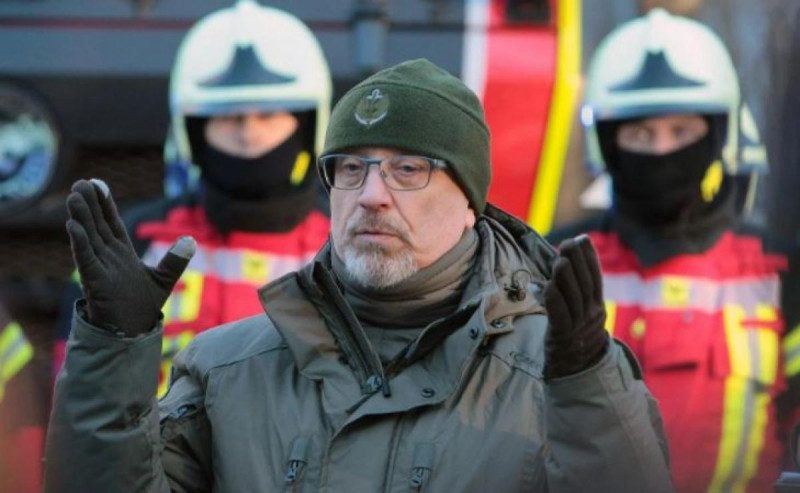 Росіяни вже не мріють зайняти Київ, а Маріуполь рятує столицю, Дніпро та Одесу - Резніков