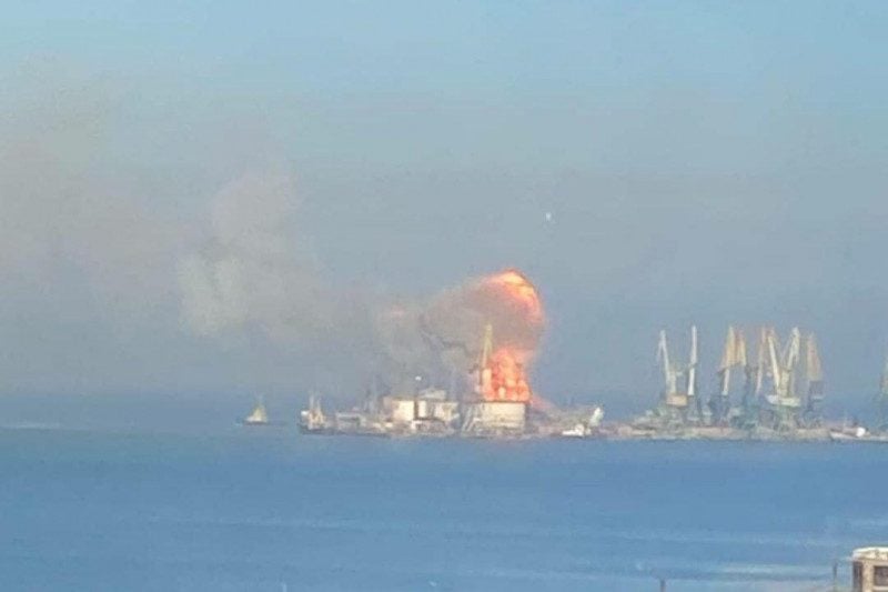 У Бердянську ЗСУ знищили ворожий десантний корабель Орськ
