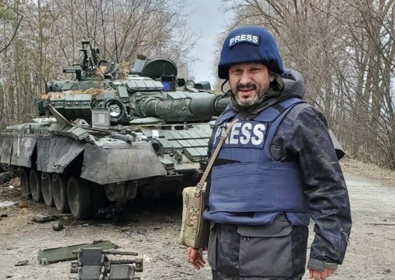 "Уламки сікли повітря над головами": орки підло поранили журналіста Андрія Цаплієнка