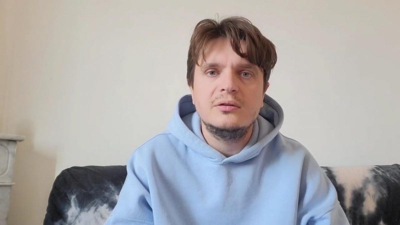Поки колеги захищають Україну: у мережі бурхливо відреагували на виїзд Анатолія Анатоліча за кордон