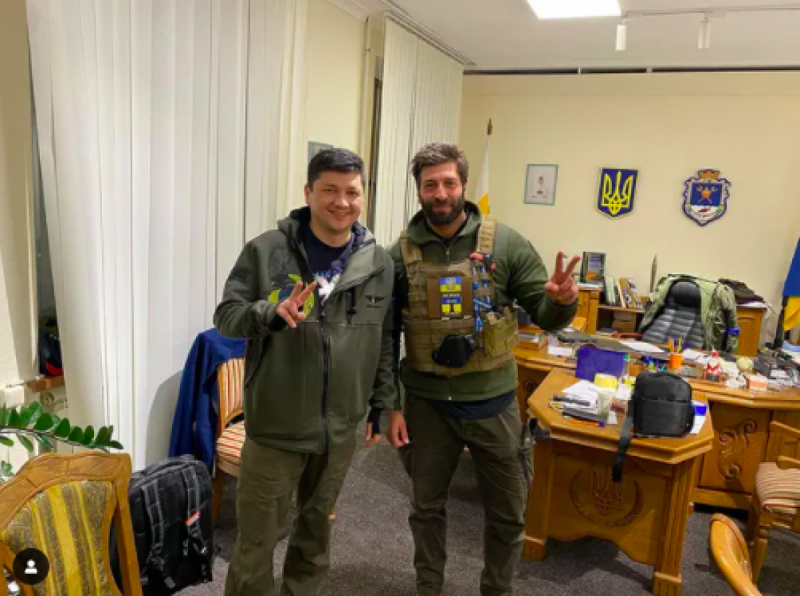 Влетела пуля: известный украинский телеведущий попал под обстрел оккупантов