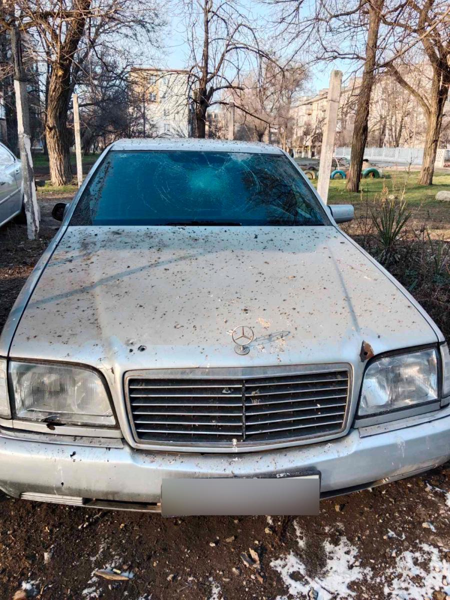 Таким було авто до того, як власники поміняли лобове скло