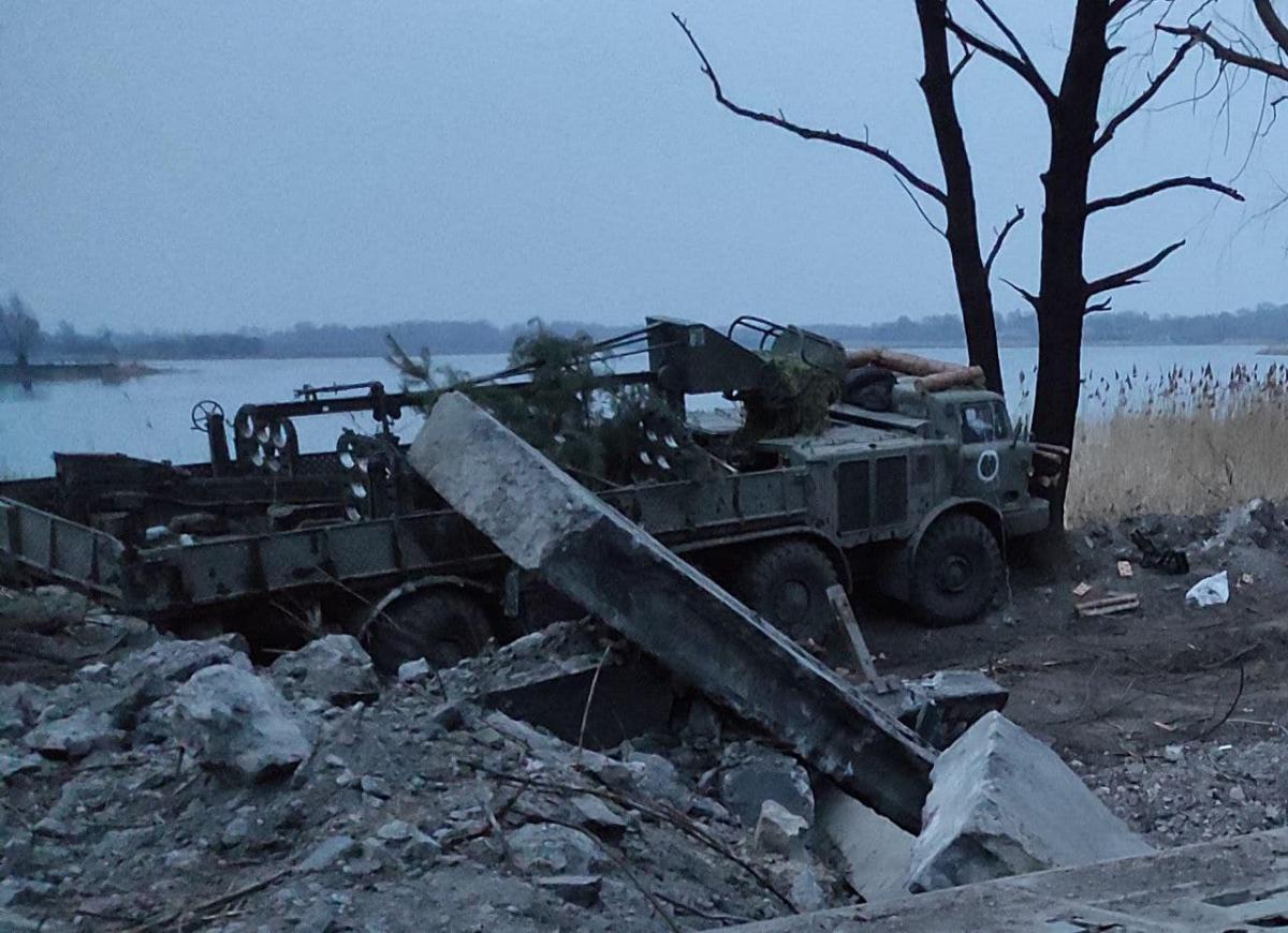 'Они забрали мою дочь': как украинцы встречали бойцов ВСУ в освобожденном поселке 'Они забрали мою дочь': как украинцы встречали бойцов ВСУ в освобожденном поселке