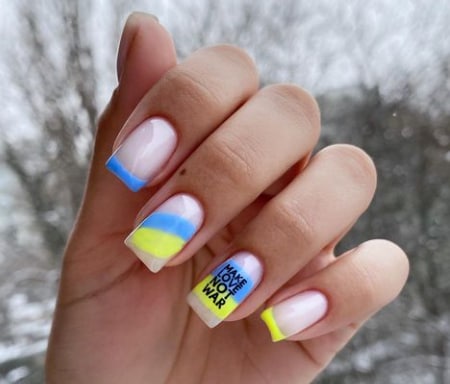 Патриотический маникюр 2022 Патриотический маникюр 2022