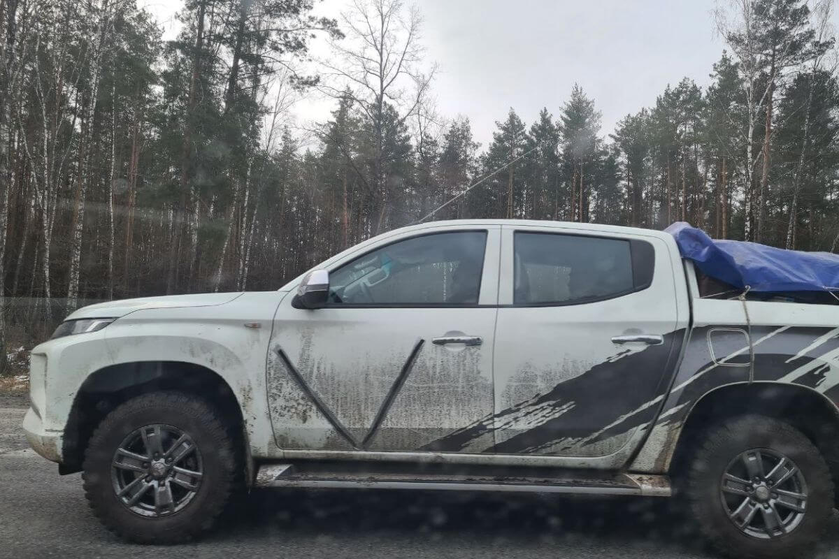Мародери РФ переганяють через Білорусь викрадені в Україні авто