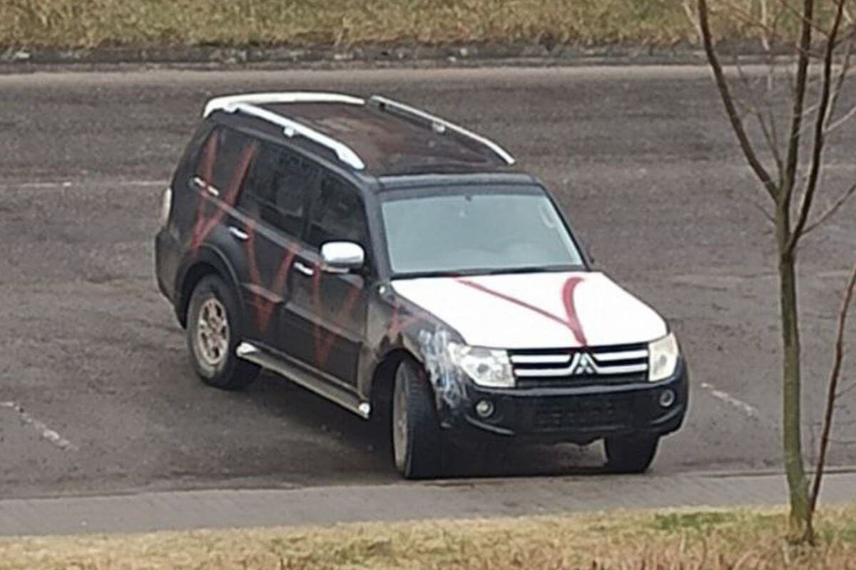 Мародеры РФ перегоняют через Беларусь украденные в Украине авто