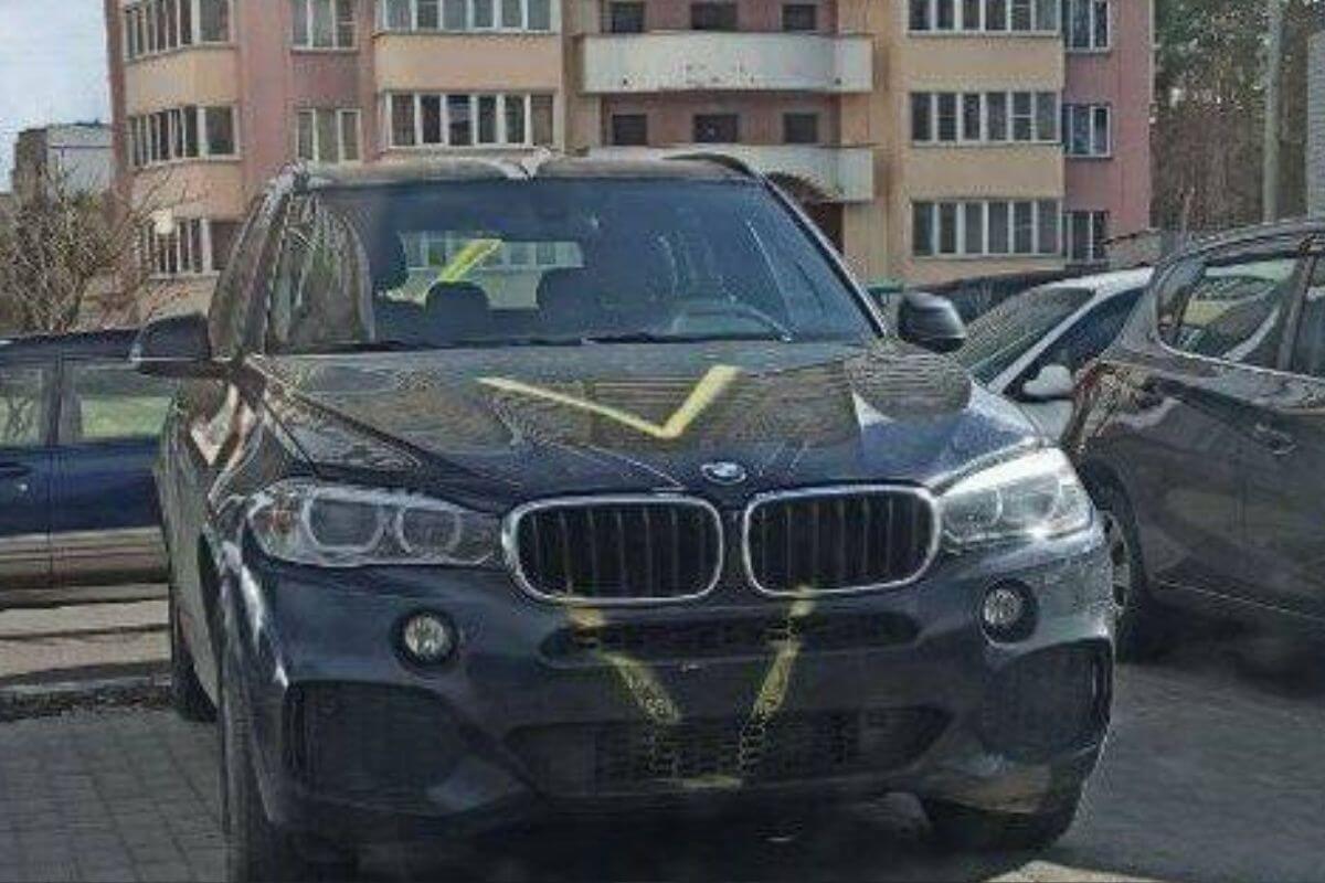 Мародери РФ переганяють через Білорусь викрадені в Україні авто