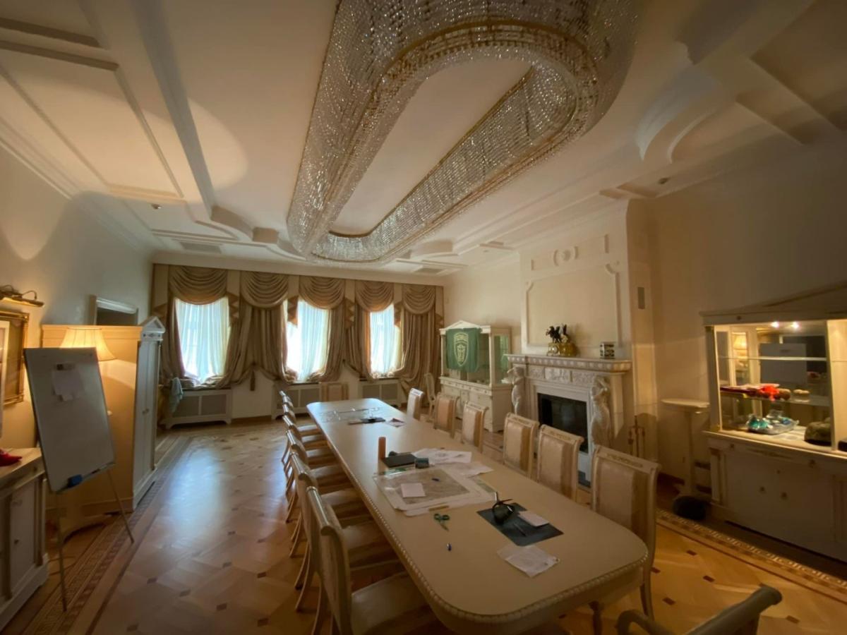 У палаці Пінчука розмістився штаб військових медиків