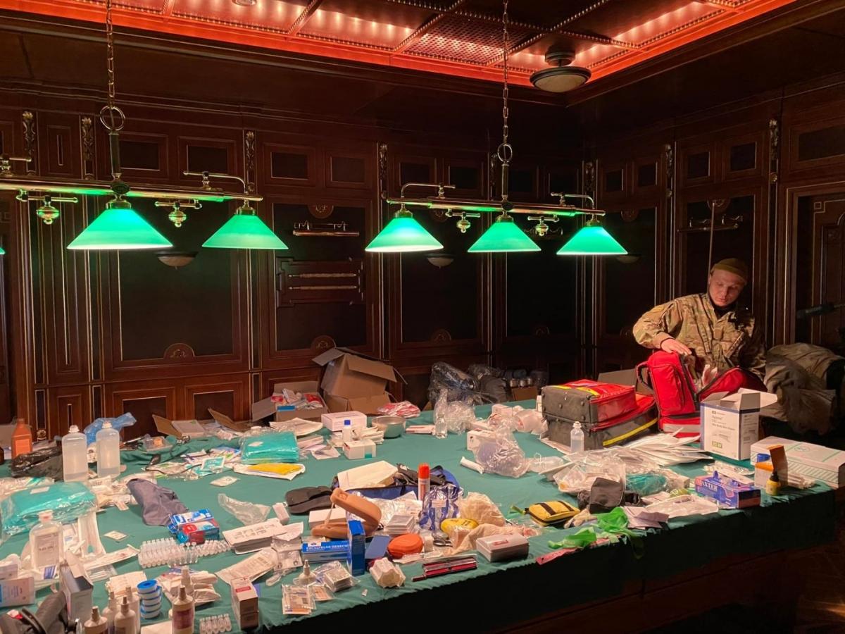 У палаці Пінчука розмістився штаб військових медиків