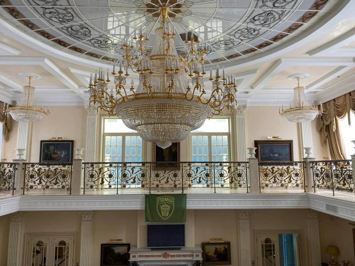 У палаці Пінчука розмістився штаб військових медиків