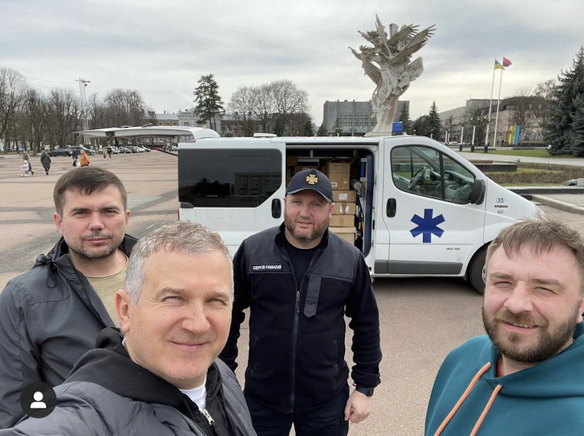 Що роблять ведучі 1+1 під час війни з РФ: Осадча шукає зниклих, а Вітвіцька організовує концерти Що роблять ведучі 1+1 під час війни з РФ: Осадча шукає зниклих, а Вітвіцька організовує концерти