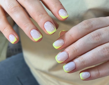 Френч маникюр 2022