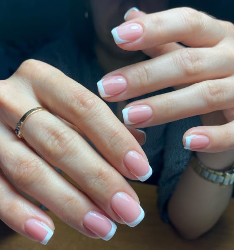 Френч маникюр 2022