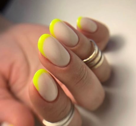 Френч маникюр 2022