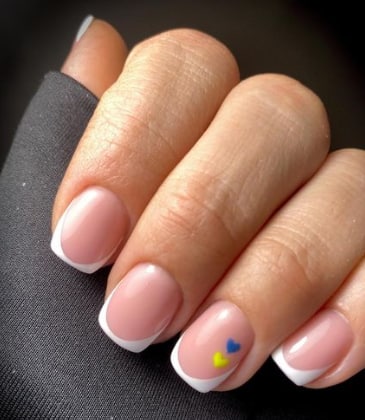 Френч маникюр 2022