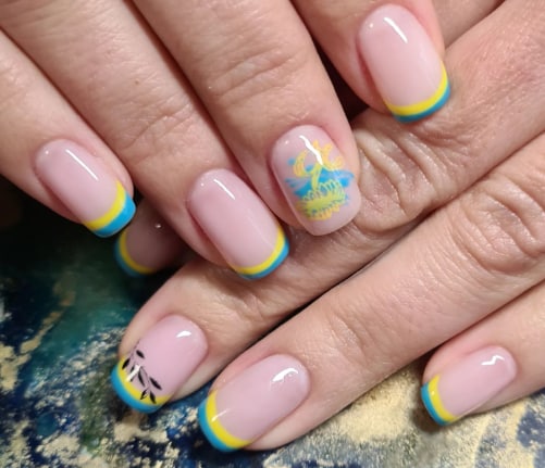 Френч маникюр 2022