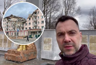 "Якби впав Чернігів, РФ розрізала б Україну": Арестович показав, як виглядає розбомблене місто