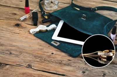 "Ланцюжок був і сумочка": дружина окупанта похвалилася награбованими сином в Україні "сувенірами"