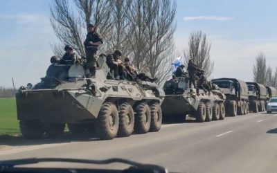 Велика колона російської військової техніки видно біля Матвєєва Кургану Велика колона російської військової техніки видно біля Матвєєва Кургану