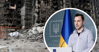 Группировка войск РФ под осажденным Мариуполем уменьшилась вдвое - Арестович