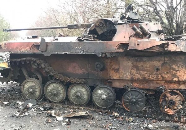 Ворога спалили разом з технікою: ЗСУ звільняють передмістя Чернігова