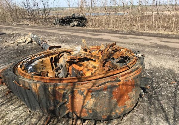 Навіть башту відірвало: на Сумщині ЗСУ точним ударом розірвали на частини гордість РФ – танк Т-72 Б3