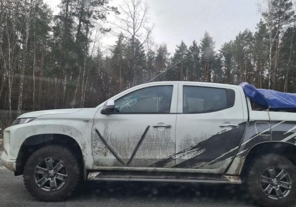 Гроші на крові: мародери РФ вивозять через Білорусь вкрадені в українців авто