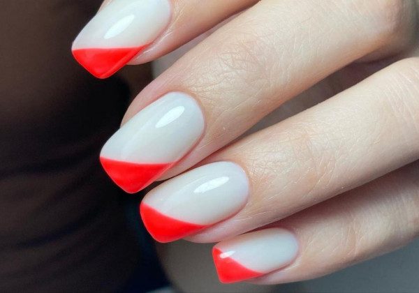 Сучасний френч манікюр 2022, що виглядає особливо красиво