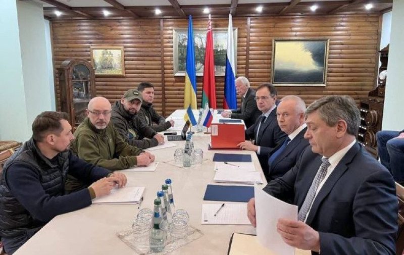 Зеленский сформировал делегацию для переговоров с РФ о завершении войны