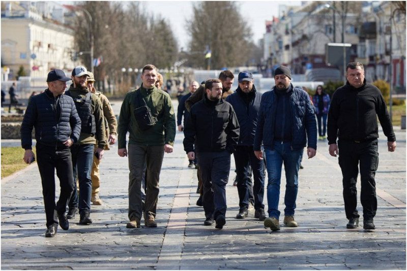 Чернігів отримав місячний запас їжі та перші будматеріали для відновлення – Тимошенко