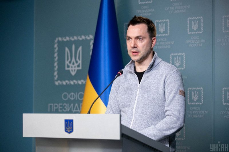 Путин в РФ ищет предателей, виновных в провале войны против Украины - Арестович